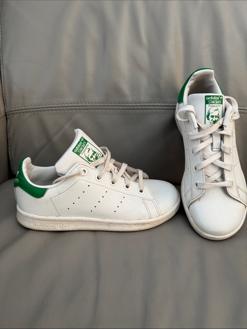adidas Kids White Leather Stan Smith Sneakers size 2 unisex
